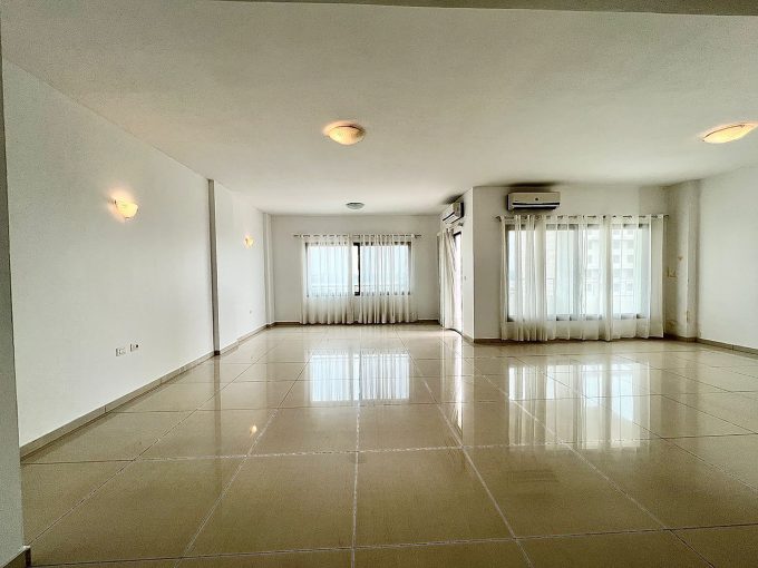 Luxury 3-bedroom apartment for rent as office in Kinshasa