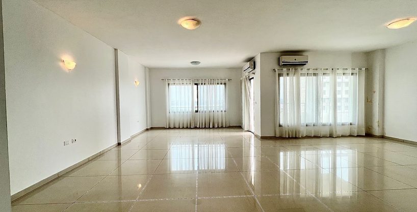 Luxury 3-bedroom apartment for rent as office in Kinshasa