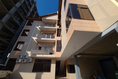 Unfurnished Apartment to Rent in Kinshasa Gombé