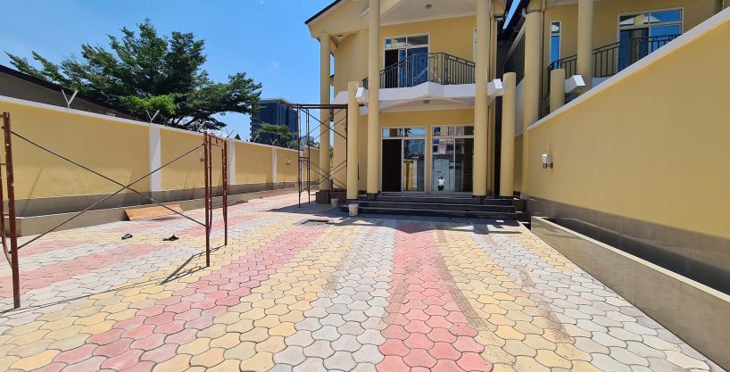 Spacious 4-Bedroom House for Rent in Kinshasa Gombe