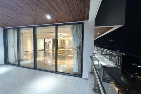 ULTRA-LUXURY PENTHOUSE FOR SALE IN KINSHASA GOMBÉ