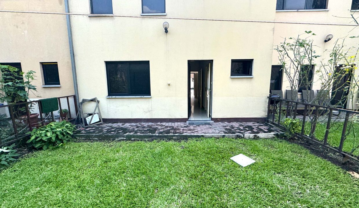 TRIPLEX A LOUER A KINSHASA NGALIEMA
