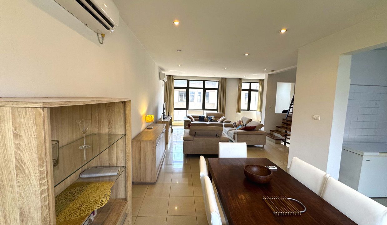 TRIPLEX A LOUER A KINSHASA NGALIEMA.jpg 15