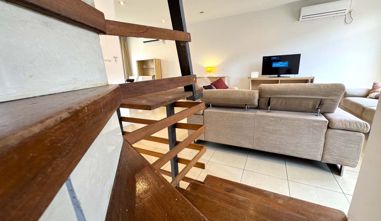 TRIPLEX A LOUER A KINSHASA NGALIEMA.jpg 18