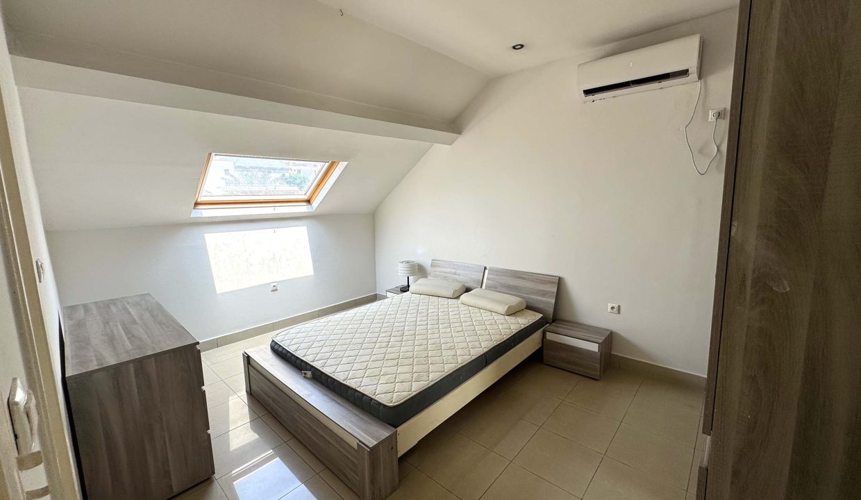 TRIPLEX A LOUER A KINSHASA NGALIEMA.jpg 25
