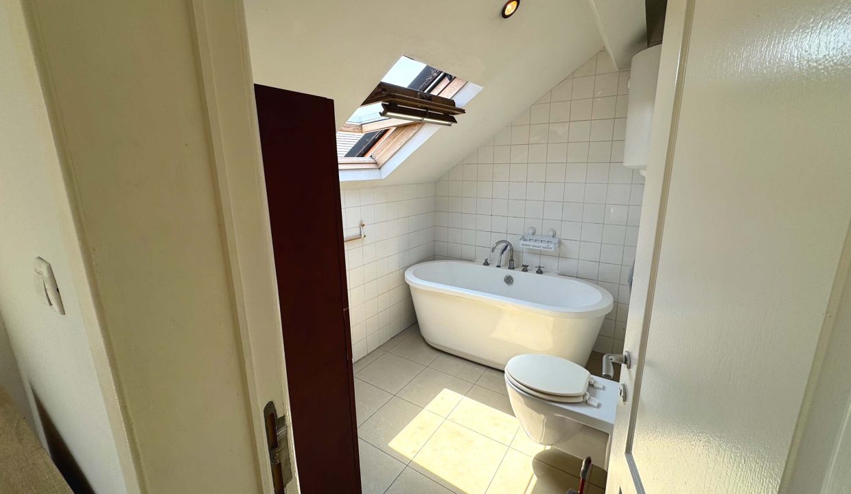 TRIPLEX A LOUER A KINSHASA NGALIEMA.jpg 27