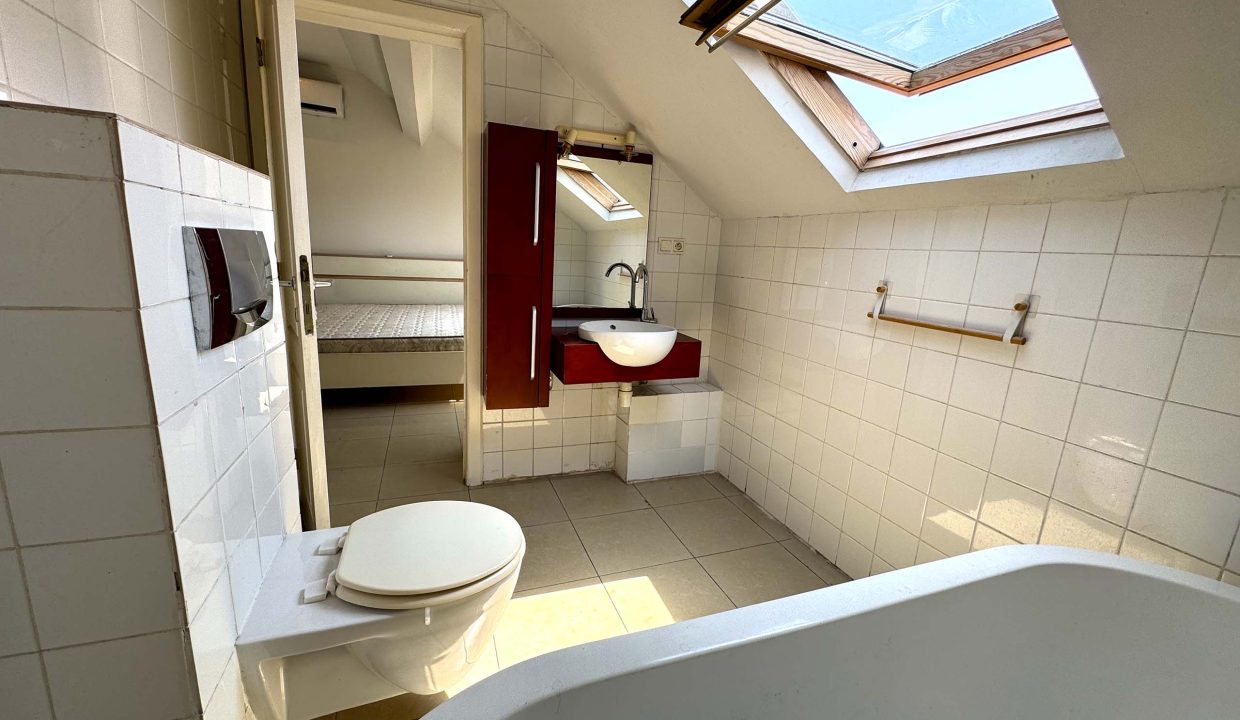 TRIPLEX A LOUER A KINSHASA NGALIEMA.jpg 28