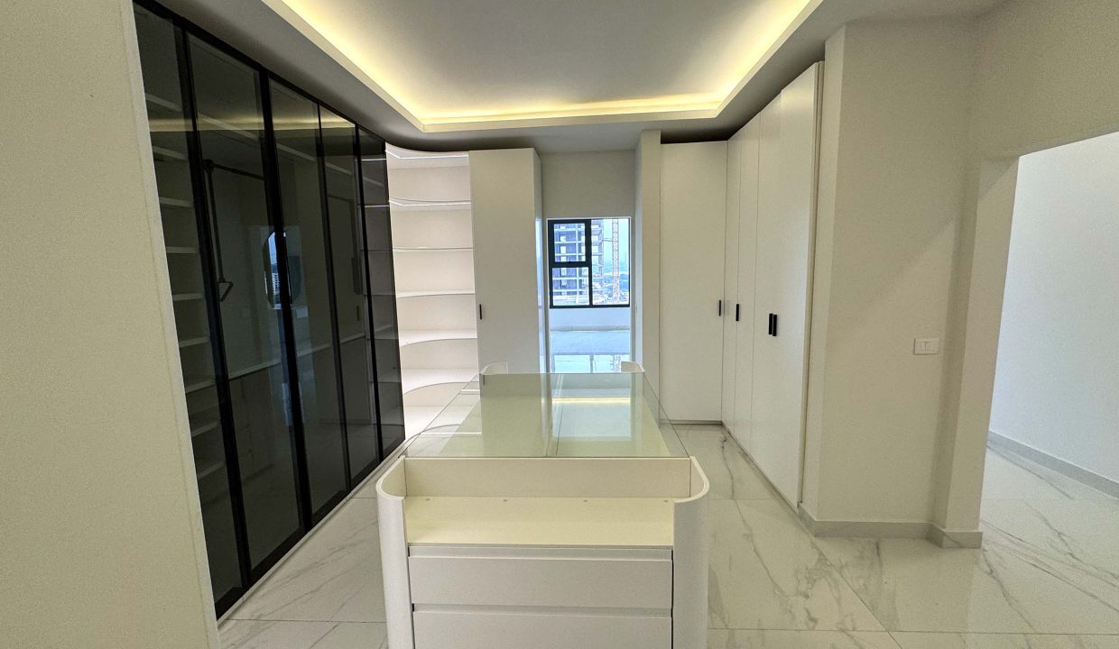 PENTHOUSE À KINSHASA GOMBÉ.jpg 2