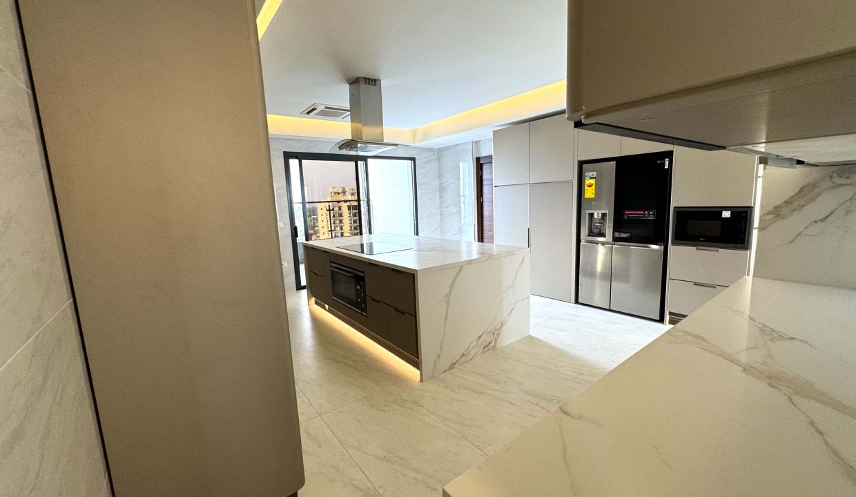 PENTHOUSE À KINSHASA GOMBÉ.jpg 32