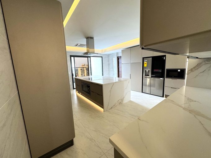 EXCLUSIVE 20-YEAR LEASE OPPORTUNITY: ULTRA-LUXURY PENTHOUSE IN KINSHASA
